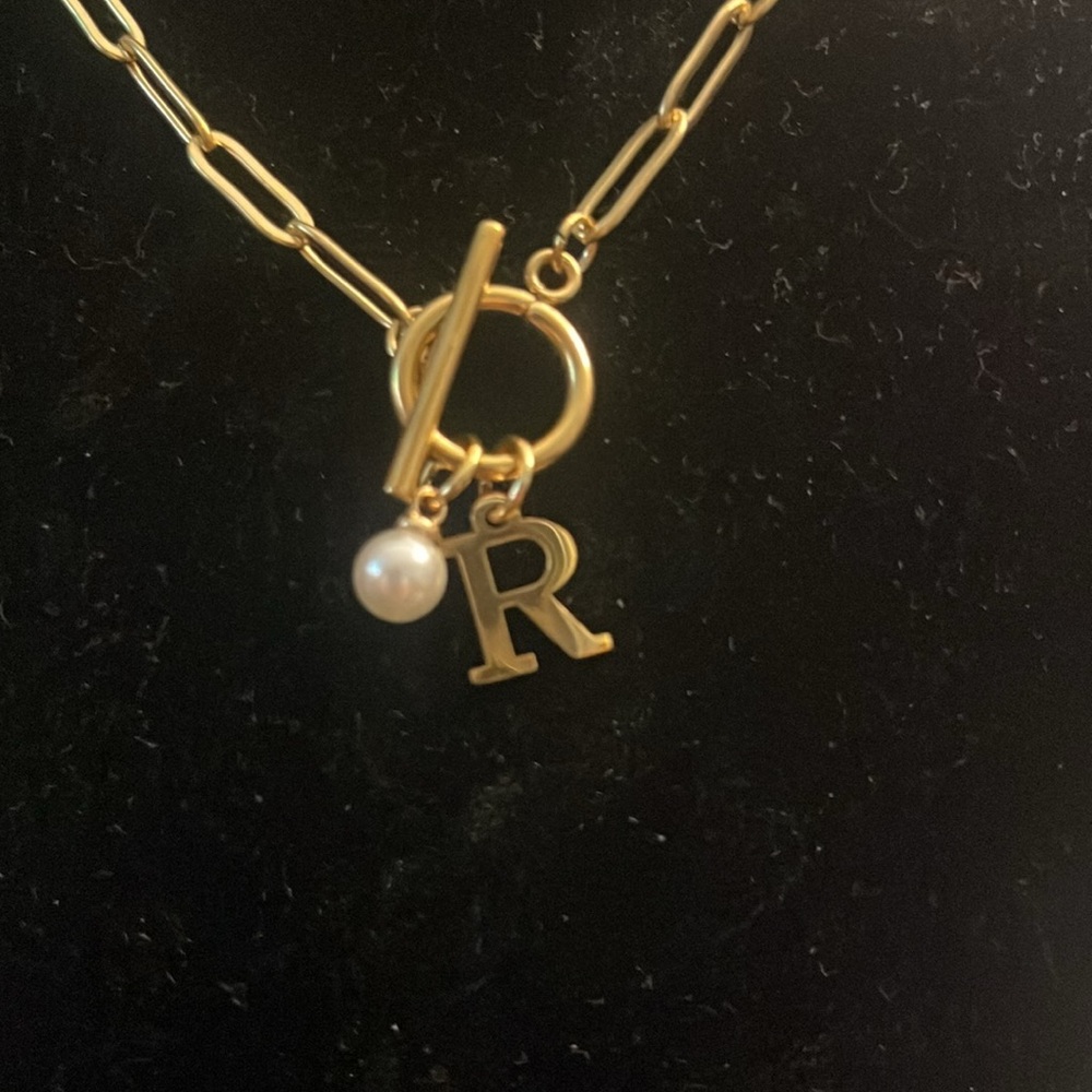 STAINLESS STEEL Letter “R” necklace - Picture 2 of 3